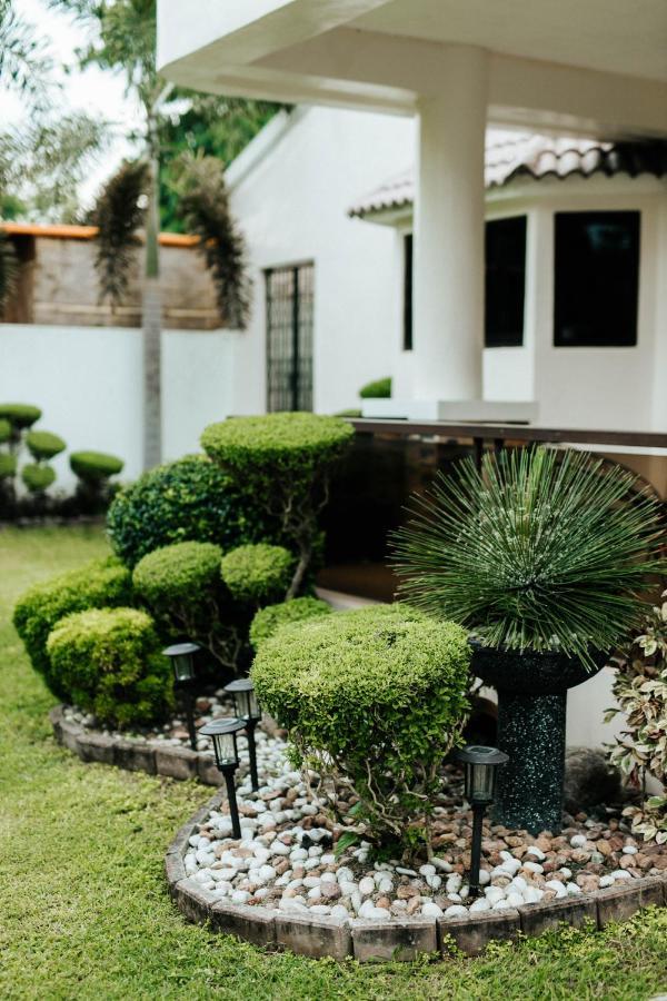 Bahay Ni Kikay Vacation Rental - Wifi Included General Santos City Eksteriør bilde